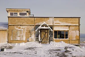 Images Dated 6th November 2008: Canada, Manitoba, Hudson Bay, Churchill. Entrance to Seal River Heritage Lodge. Credit as