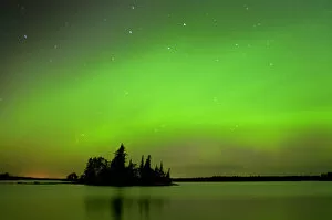 Images Dated 20th August 2006: Canada, Manitoba, Whiteshell Provincial Park. Aurora borealis reflects on lake. Credit as