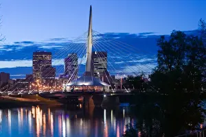 Images Dated 11th October 2005: CANADA-Manitoba-Winnipeg: Esplanade Riel Pedestrian Bridge / Evening