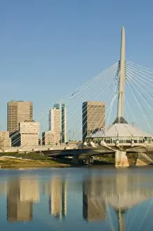 Images Dated 11th October 2005: CANADA-Manitoba-Winnipeg: Esplanade Riel Pedestrian Bridge / Morning