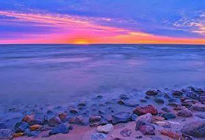 Images Dated 30th January 2022: Canada, Manitoba, Winnipeg. Sunrise on Lake Winnipeg