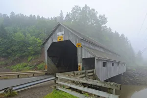 Images Dated 17th July 2009: Canada, New Brunswick, Saint Martins. Vaughn Creek No. 1 Irish River Covered Bridge