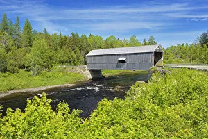Images Dated 7th June 2015: Canada, New Brunswick, St. Martins. Didgeguash River No. 4 covered bridge. Credit as
