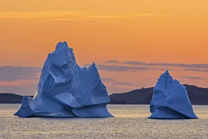 Images Dated 28th June 2015: Canada, Newfoundland, Eastport. Iceberg in Bonavista Bay at sunset