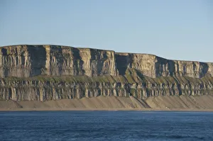 Images Dated 19th September 2010: Canada, Nunavut, Qikiqtaaluk Region, Akpatok Island. Remote uninhabited island, largest