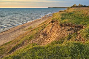 Images Dated 31st March 2018: Canada, Ontario, Grand Bend. Sandy beach on Lake Huron at sunset