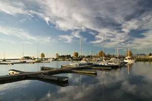 Images Dated 10th October 2005: CANADA-Ontario-Thunder Bay: Prince Arthurs Landing Park / Lake Superior Yacht