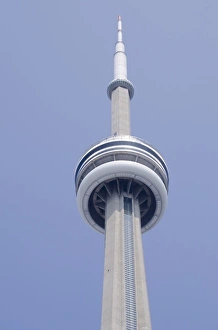 Canada, Ontario, Toronto. Downtown CN Tower, rooftop view