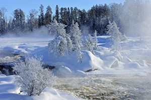 Images Dated 18th January 2011: Canada, Ontario, Vermillion Bay. Mist on Wabigoon River at sunrise