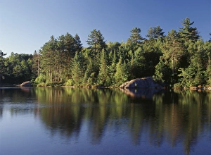 Images Dated 12th October 2017: Canada, Ontario, View of Lake