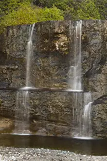 Images Dated 13th September 2014: Canada, Pacific Rim National Park Reserve; West Coast Trail, Tsusiat Falls
