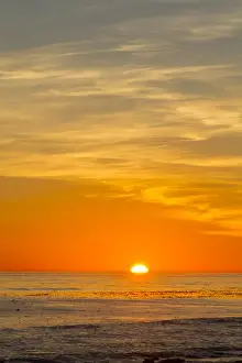 Images Dated 12th September 2014: Canada, Pacific Rim National Park Reserve; West Coast Trail, Sunset, from Tsusiat