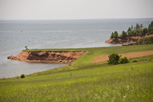 Images Dated 19th June 2007: Canada, Prince Edward Island, Argyle Shore. Shoreline