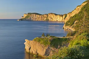 Images Dated 30th March 2018: Canada, Quebec, Forillon National Park. Limestone cliffs along bay