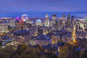 Images Dated 29th October 2017: Canada, Quebec, Montreal. Elevated city skyline from Mount Royal