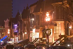 Images Dated 27th January 2005: Canada-Quebec-Montreal: Evening View of Crescent Street rue Crescent / Winter