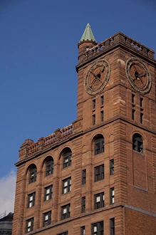 Images Dated 4th December 2009: Canada, Quebec, Montreal. Historic clock tower, New York Life building