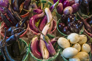 Canada, Quebec, Montreal. Little Italy, Marche Jean Talon Market, aubergines
