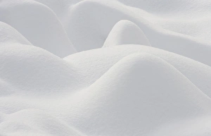 Images Dated 18th December 2005: Canada, Quebec, Mount St-Bruno Conservation Park. Snow patterns over rocks. Credit as