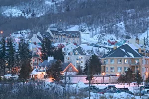 Images Dated 27th January 2005: Canada-Quebec-The Laurentians: Mont Tremblant Ski Village-Ski Village View / Evening
