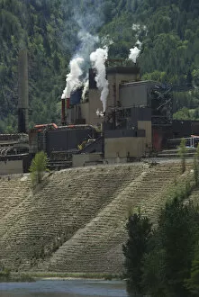 Images Dated 18th June 2007: Canada: Trail, Teck Cominco Smelting Plant, Columbia River Basin