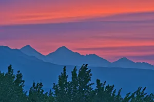 Images Dated 31st March 2020: Canada, Yukon, Kluane National Park. Sunset on the St. Elias Mountains