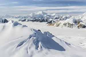 Images Dated 4th September 2016: Canada, Yukon Territory, Kluane National Park. Mount Logan and Columbia Ice Field in St