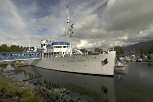Images Dated 16th September 2006: Canadian Princess Docked at Canadian Princess Resort, Ucluelet, British Columbia