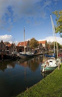 Images Dated 2027 September: Canal with boats in small town of Edam, the Netherlands