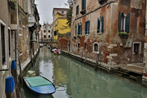 Images Dated 22nd February 2014: Canal and Bridges with boats Venice Italy