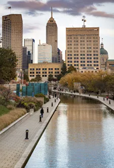 Images Dated 12th September 2021: Canal with downtown view, White River State Park, Indianapolis, Indiana, USA