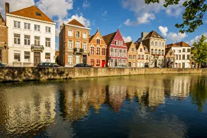 Images Dated 27th December 2020: Canal scene, Bruges, West Flanders, Belgium