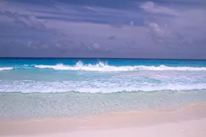 Images Dated 15th April 2005: Cancun Mexico Beautiful Beach Scenic