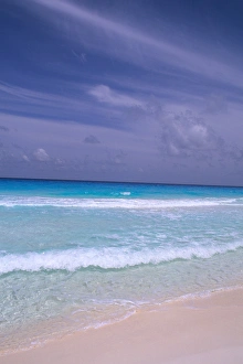 Images Dated 15th April 2005: Cancun Mexico Beautiful Beach Scenic