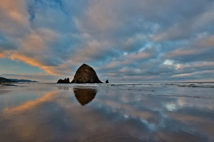 Images Dated 4th September 2024: Cannon Beach and Haystack Rock evening light