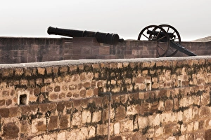 Images Dated 2nd February 2015: Canon at Mehrangarh Fort. Jodhpur. Rajasthan. India