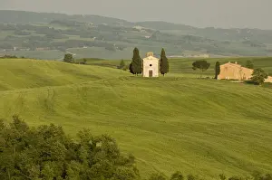 Cappella di Vitaleta (Vitaleta Chapel) near Pienza, Val d Orcia, Siena province