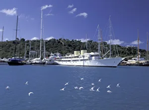 Images Dated 13th July 2004: Caribbean, Antigua & Barbuda, Antigua, English Harbour Morning view of yacht harbor