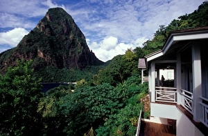 Images Dated 19th April 2005: Caribbean, BWI, St. Lucia, the Beau Estate