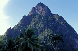 Images Dated 22nd April 2005: Caribbean, BWI, St. Lucia, Pitons, Anse Chastenet