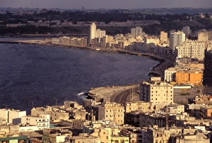 Images Dated 10th April 2006: Caribbean, Cuba, Havana. Coastline