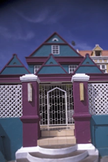 Images Dated 10th December 2003: Caribbean, Netherland Antilles, Curacao Colorful buildings and detail in Scharloo