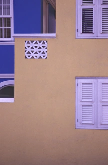 Images Dated 10th December 2003: Caribbean, Netherland Antilles, Curacao Colorful buildings and detail in the Scharloo