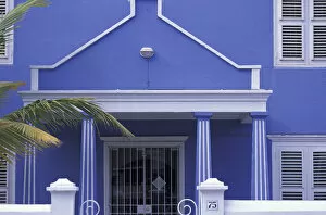 Images Dated 10th December 2003: Caribbean, Netherland Antilles, Curacao, Willemstad Colorful buildings and detail
