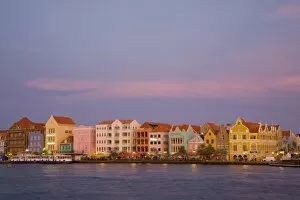 Images Dated 10th April 2008: Caribbean, Netherlands Antilles, Curacao, Willemstad, Punda quarter. Colorful businesses