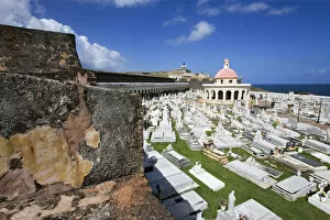 Images Dated 4th March 2007: Caribbean, Puerto Rico, Old San Juan. El Morro Fort and cemetery. Credit as: Dennis