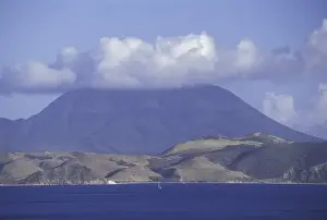 Images Dated 2003 November: CARIBBEAN, St. Kitts Off shore view of Mount Liamuiga
