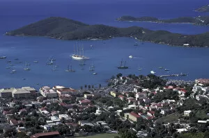 Images Dated 6th November 2003: CARIBBEAN, St. Thomas, Charlotte Amalie View of town and harbor
