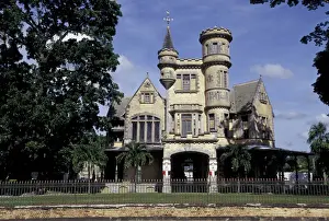 Images Dated 9th January 2004: Caribbean, Trinidad, Port of Spain Magnificent Seven Mansions
