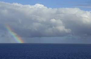 Images Dated 8th December 2006: Caribbean, U. S. Virgin Islands, St. Thomas. Seascape with rainbow over the Atlantic